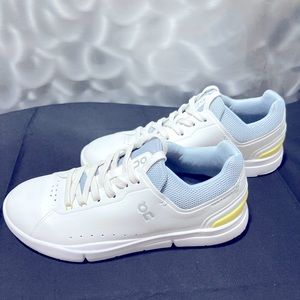 The Roger Advantage Women's Shoes White/Tempest : 8.5